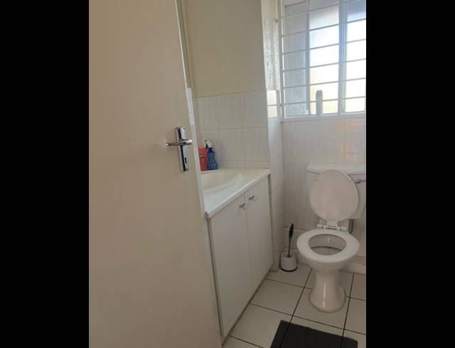 2 BEDROOM PROPERTY TO RENT IN GLENHAZEL